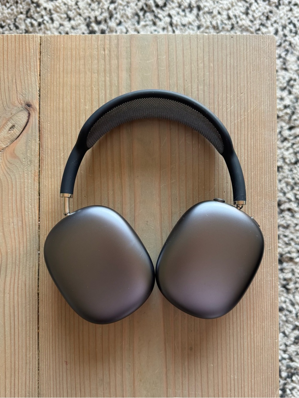 Apple Airpod Max in Black + silicone covers